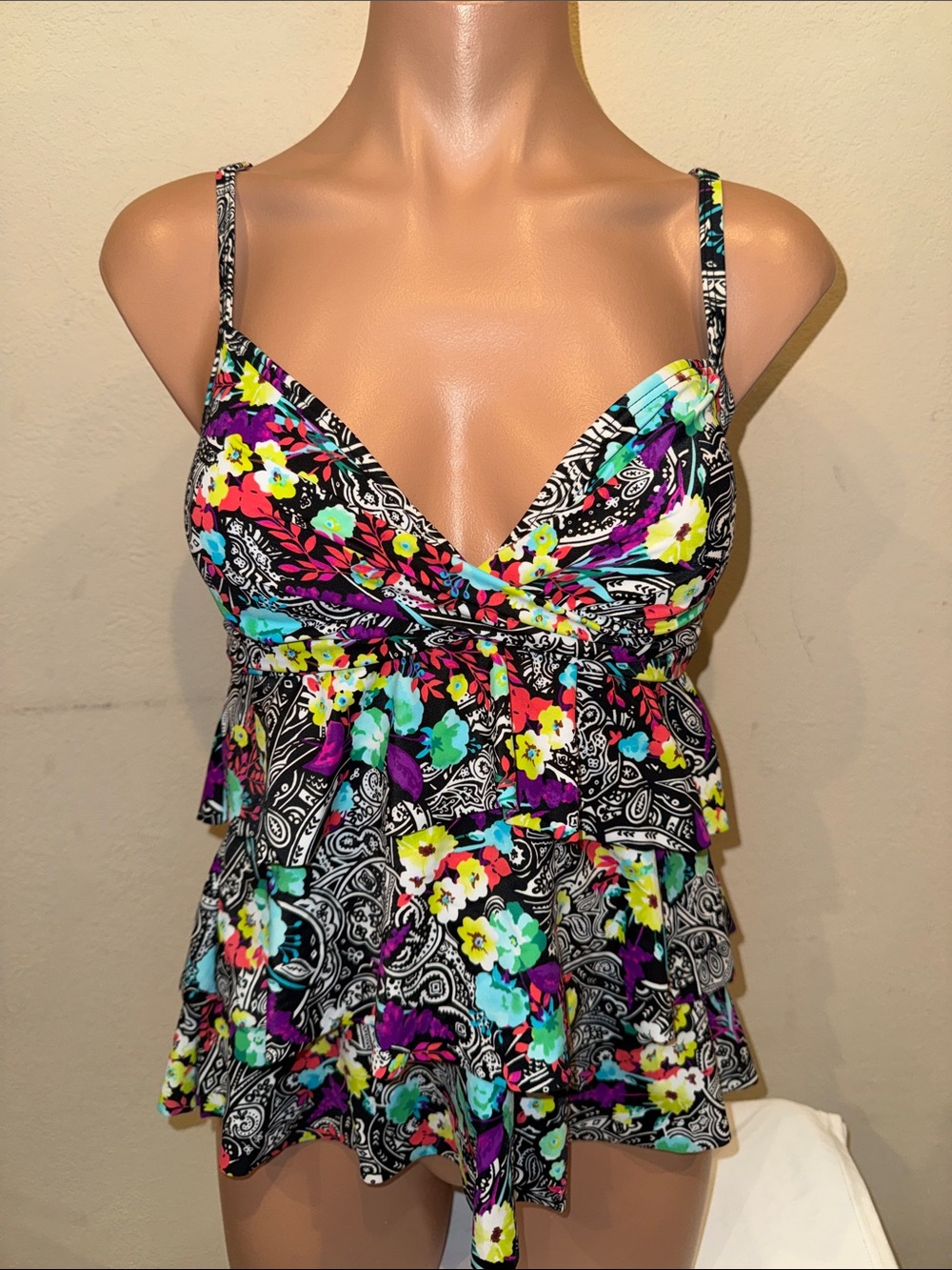 NWT 24th & Ocean Tankini top size M